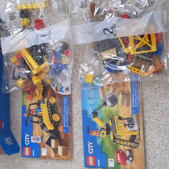 LEGO City Construction Bulldozer Set #60252 - Picture 3 of 8